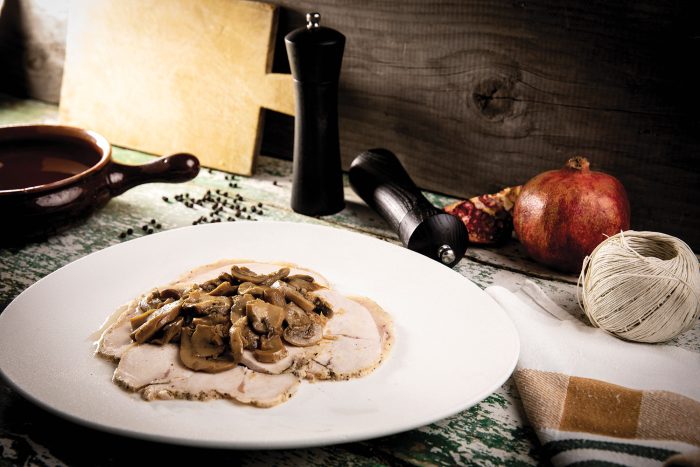 Fesa di tacchino in salsa e funghi - immagine 2